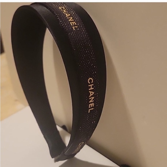 Chanel Elegant Black and Gold Hairband - Picture 3 of 7